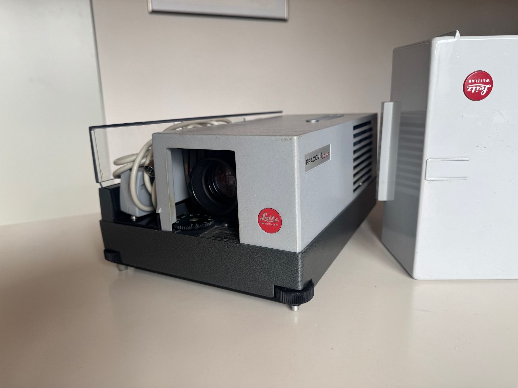 Vidéoprojecteurs: Dia Projektor 2 Stk – D'occasion à Holziken par Petschhol 1
