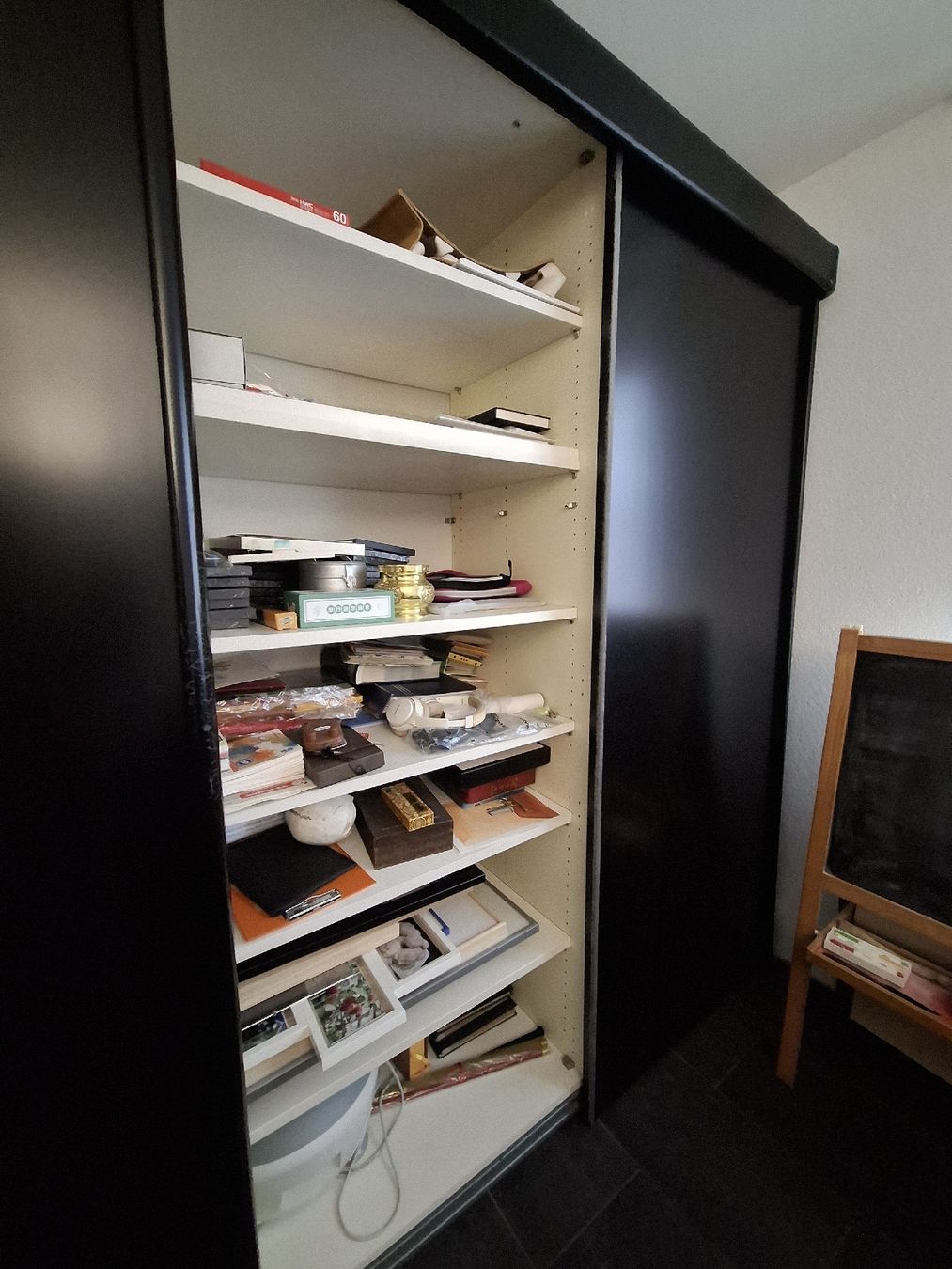 Armadi: Schwarzer Schiebetürenschrank – Usato da Luzern venduto da wvg_lt6m 4