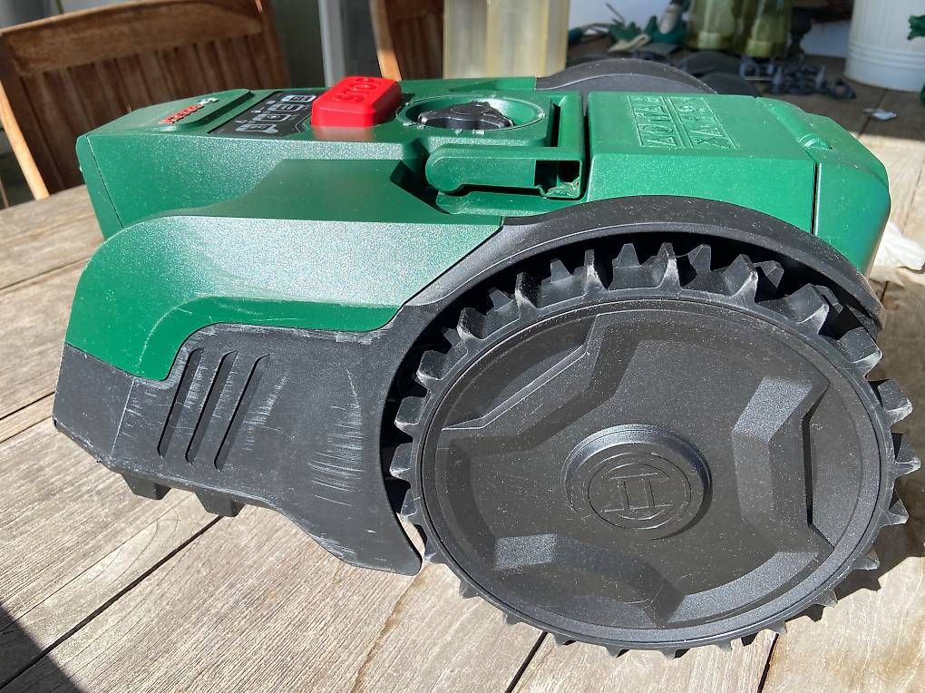 Tagliaerba: Bosch Rasenroboter VisiMow 18V-100  – Usato da Uetikon am See venduto da thinkpink01 1