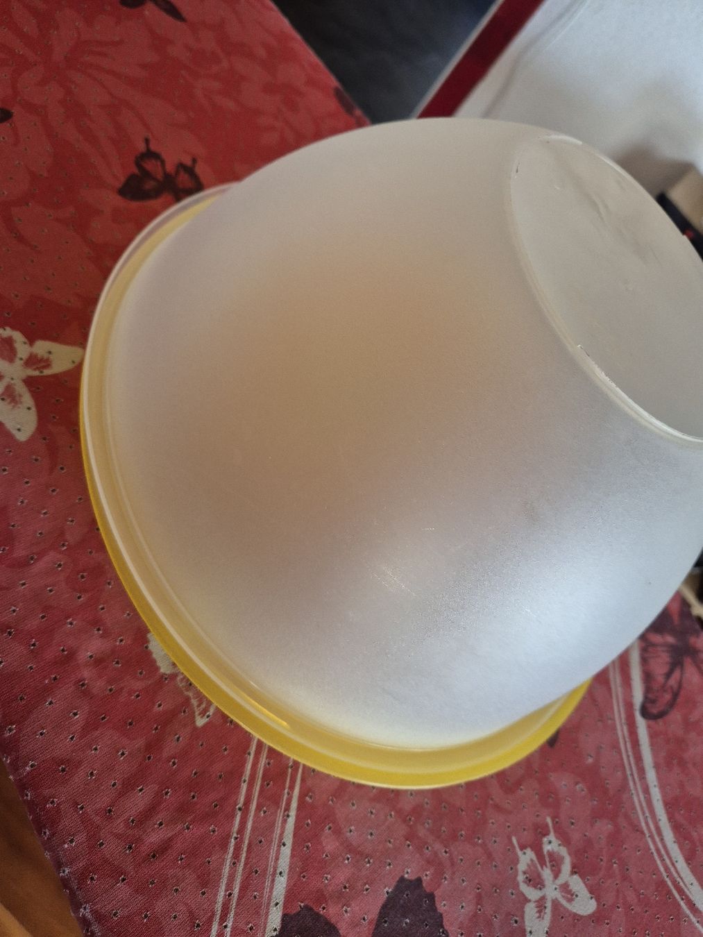 Schalen: Schüssel 3.5L mit gelbem Deckel, – Gebraucht aus Balterswil von bischoftanja 1