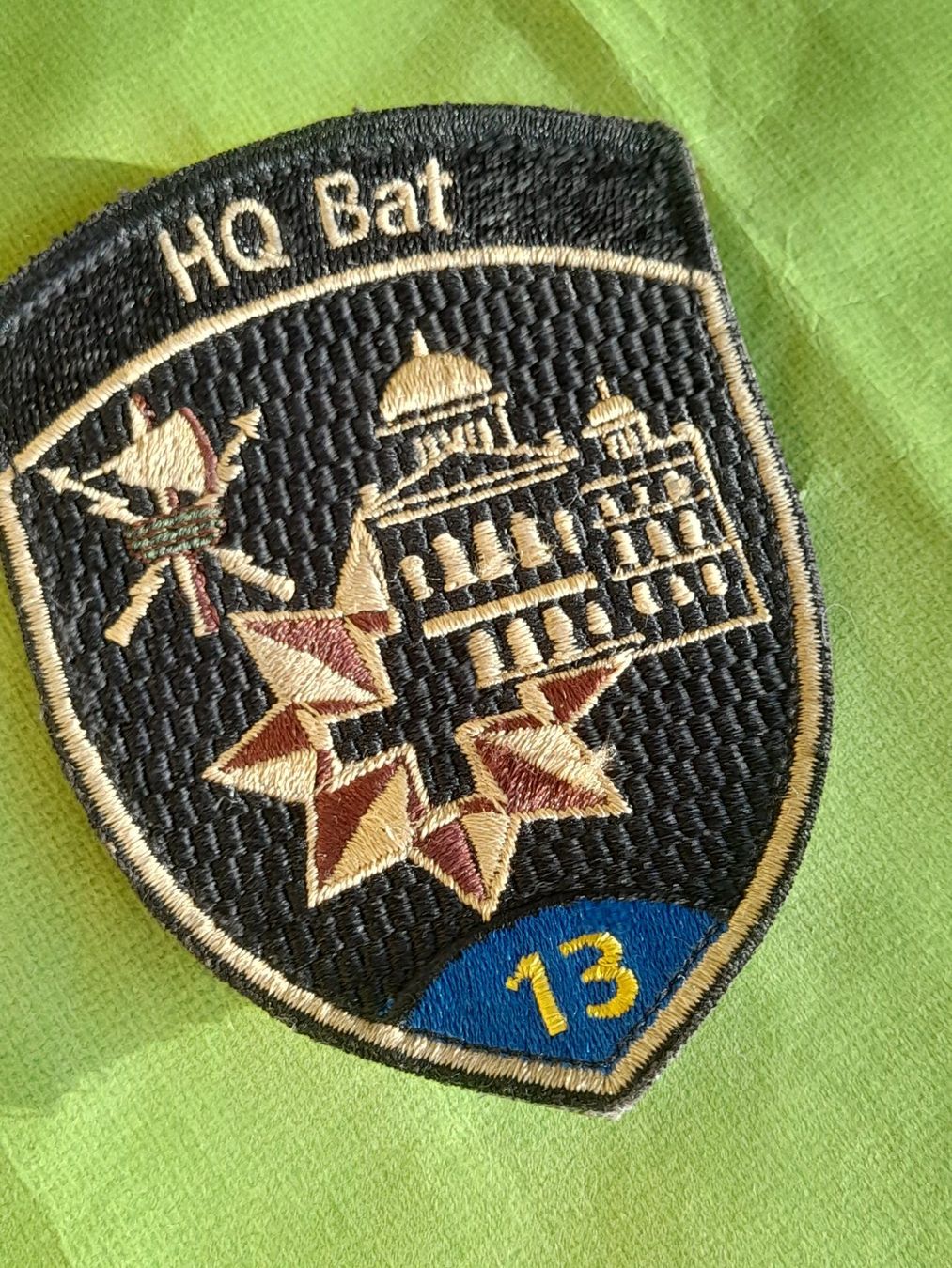 Armée suisse Plaquettes & Badges: Badge Verbandsabzeichen des Hauptquartierbataillons 13 – D'occasion à Aeschi b.Spiez par 52_wochen 1