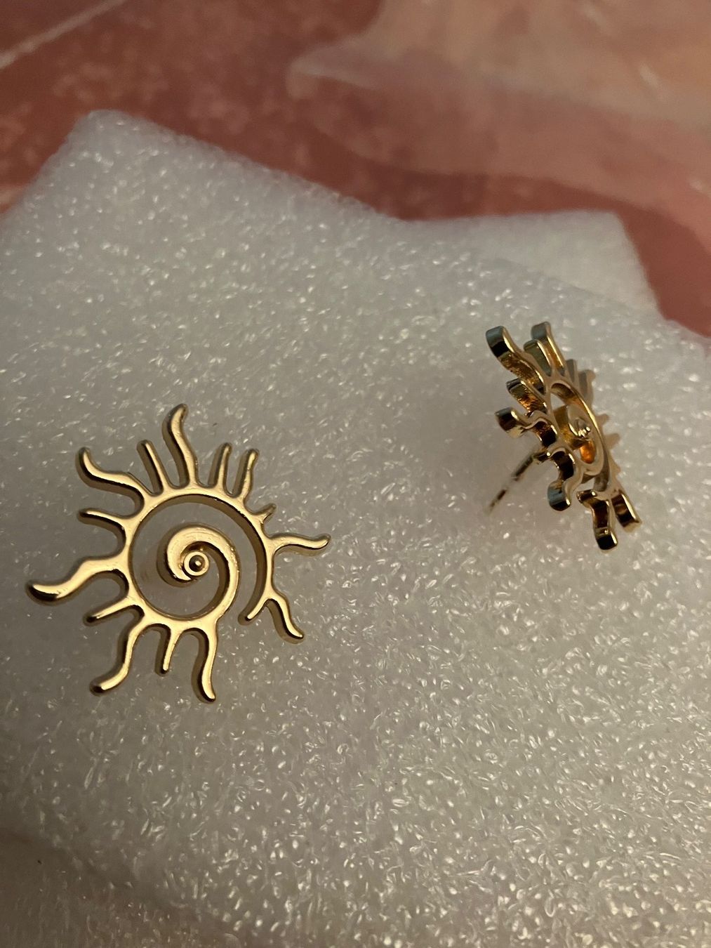Orecchini pendenti & Orecchini a lobo: Wunderschöne goldfarbene Sonnenblumen Ohrstecker, neu – Nuovo (secondo la descrizione) da Affoltern am Albis venduto da Dlotti 2