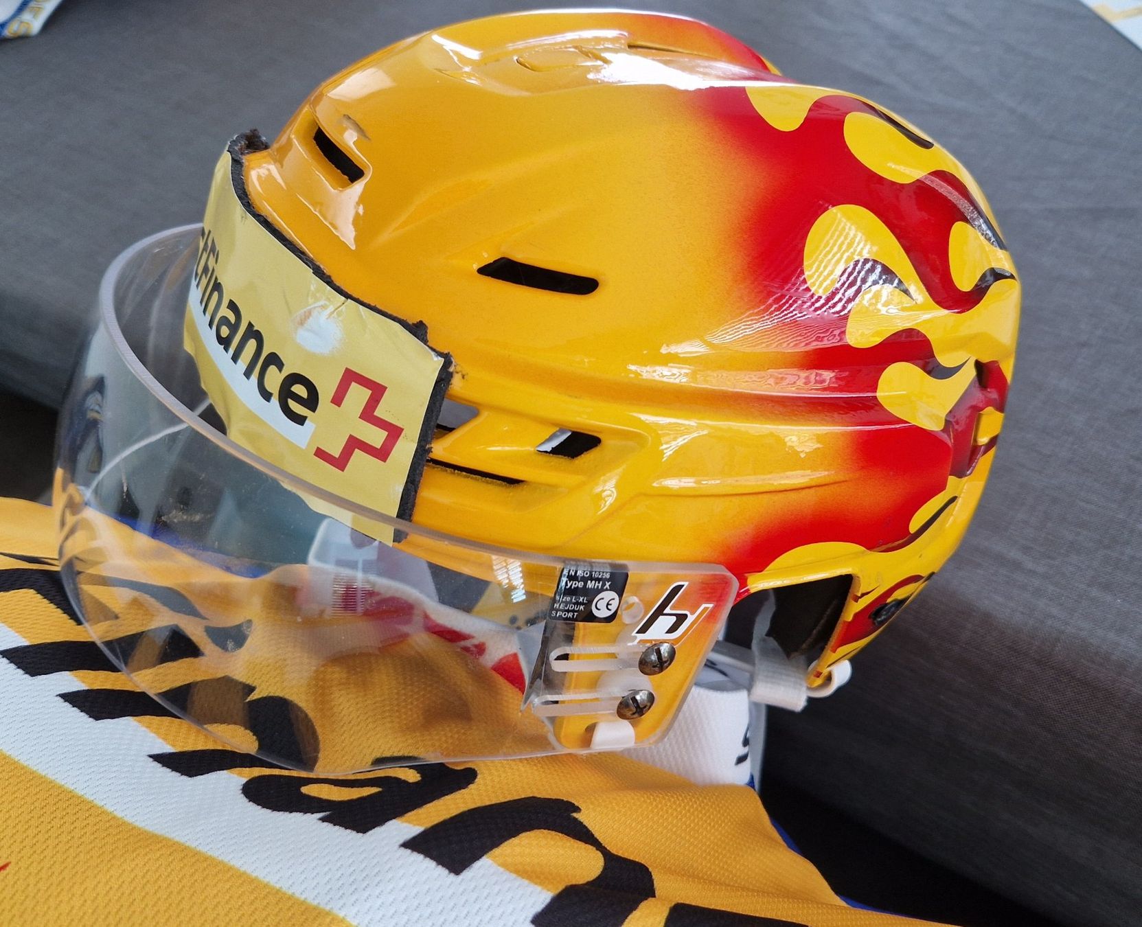 Ccm Sonstiges: ORIGINAL Topscorer Helm / Game worn (EVZ) – Gebraucht aus Zeihen von