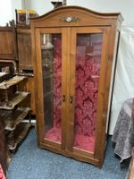 Antike Vitrine