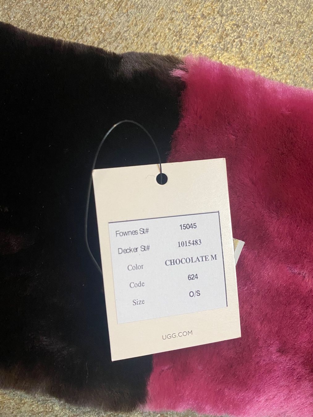 Foulard & Sciarpe: Écharpe UGG Femmes Taille unique – Nuovo e nell'imballaggio originale da Orbe venduto da D-stockFactory-Orbe 3