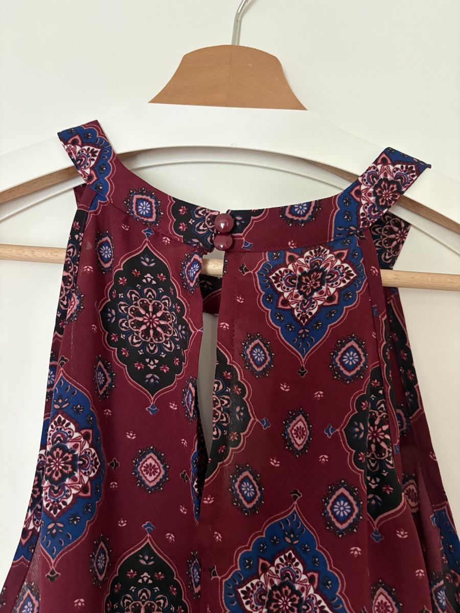 Camicette: Burgundy Patterned Halter Top - Perfect for Summer! – Usato da Chêne-Bougeries venduto da emma.li 1