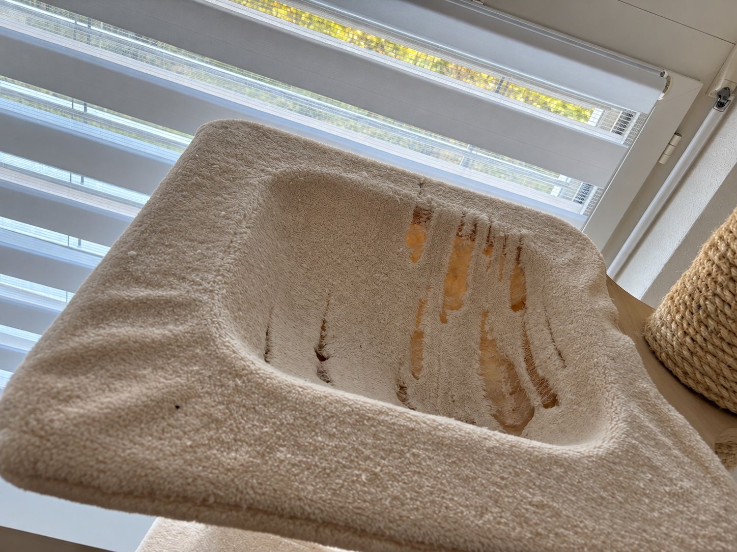 Tiragraffi: Katzenbaum Deckenspanner XL – Usato da Zug venduto da sanela87 7