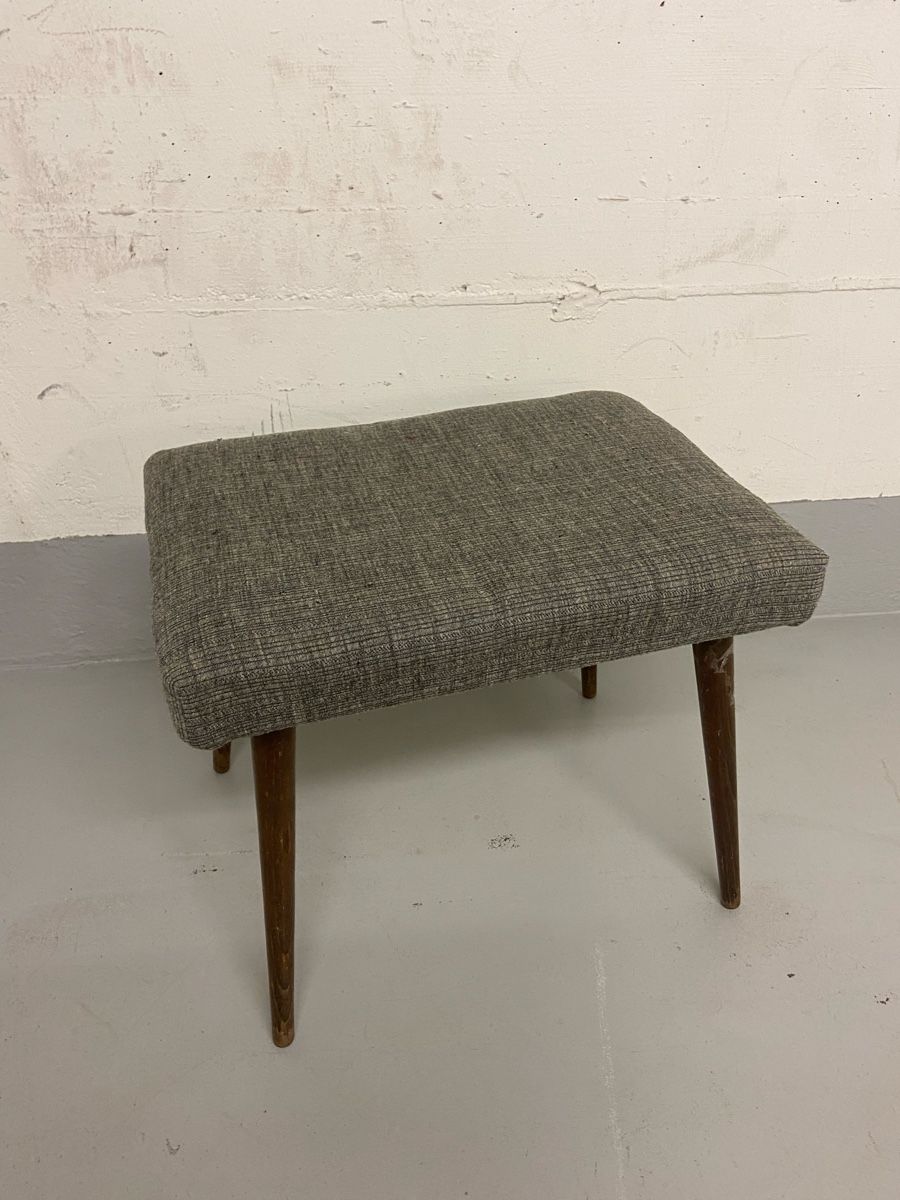 Sgabelli: Original Mid-Century Hocker /Tütenbeine – Usato da Zürich venduto da Unique2400 1