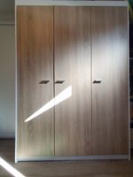 Kleiderschrank 3-türig guter Zustand