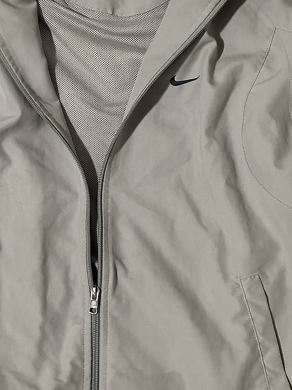 Jacken: NIKE TRAININGSJACKE/TRACKJACKET - GRAU – Gebraucht aus Veltheim AG von timon19 1