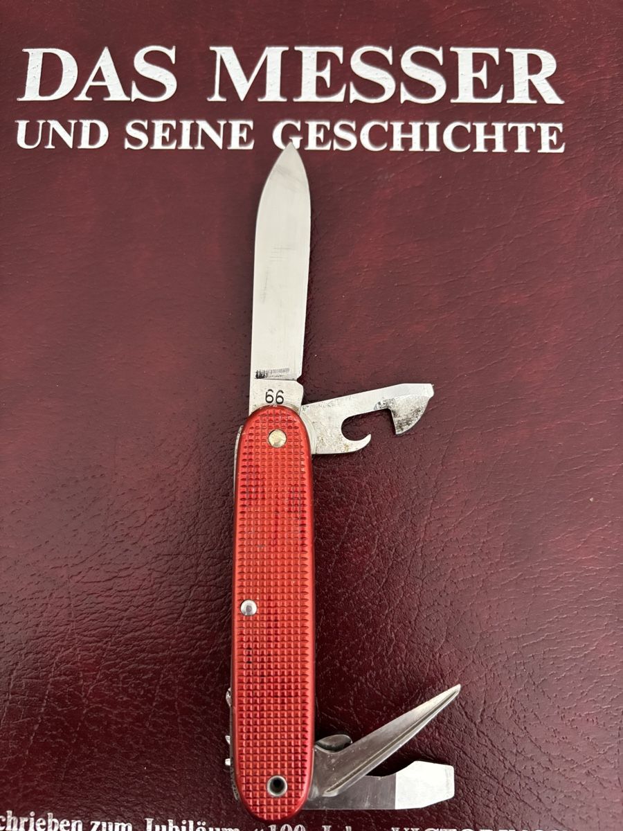 Schweizer Armee Coltelli tascabile: Elsener Soldatenmesser rot 1966 – Usato da Allenwinden venduto da Lb3
