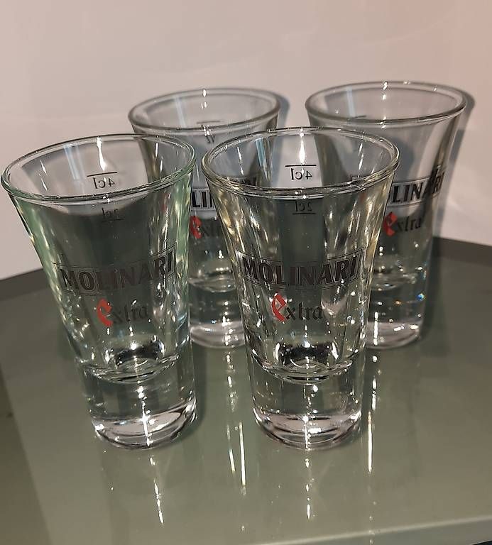 Gläser: 4 Molinari- und 4 Schnaps-Gläschen – Gebraucht aus Adliswil von barblu007 2