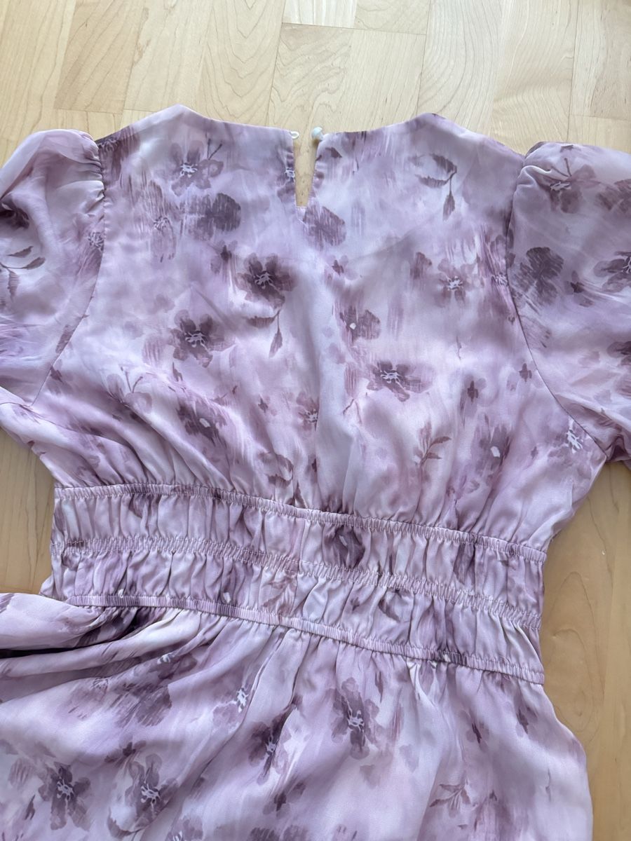 Vestiti: Kleid Lila mit Blumenmuster leicht gebraucht – Usato da Schwarzenbach SG venduto da jel_89zm 2