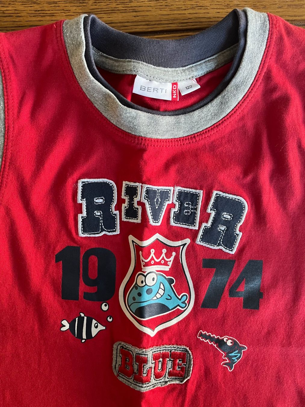 Camicie, T-shirt & Polo: T-shirt Gr 122. Fabrikneu – Nuovo e nell'imballaggio originale da Rekingen AG venduto da Maxim5332G 1