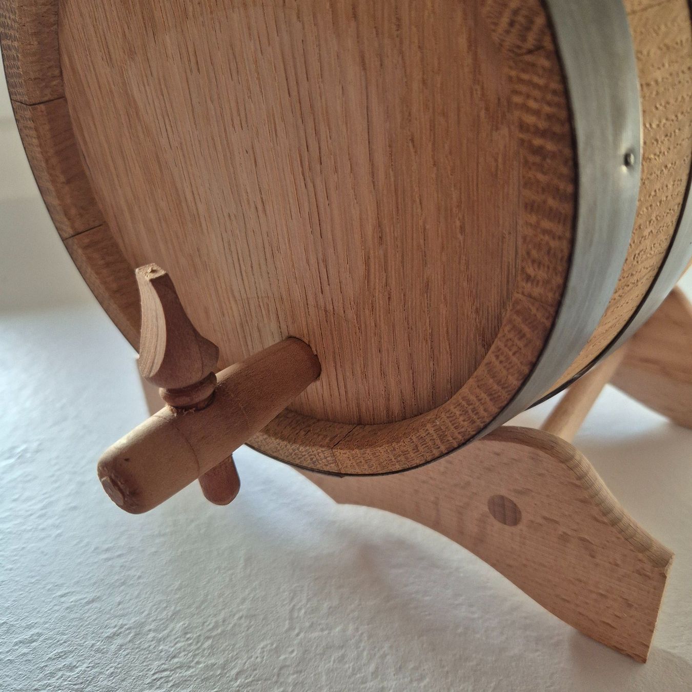 Sonstiges: 2l Holzfass Eiche mit Zapfhahn und Ständer gebraucht – Gebraucht aus Maur von Badtrick 3