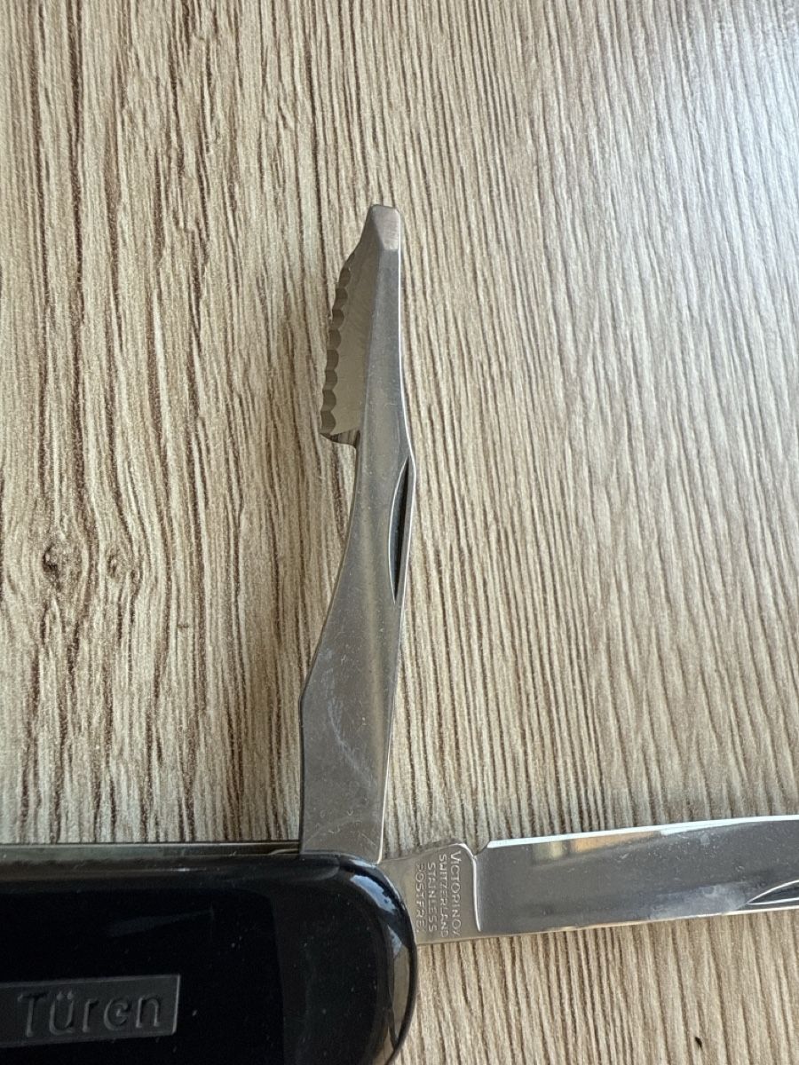 Victorinox Couteaux de poche: Victorinox Sackmesser mit Schere schwarz – D'occasion à Wettingen par Ni_la_lo 3