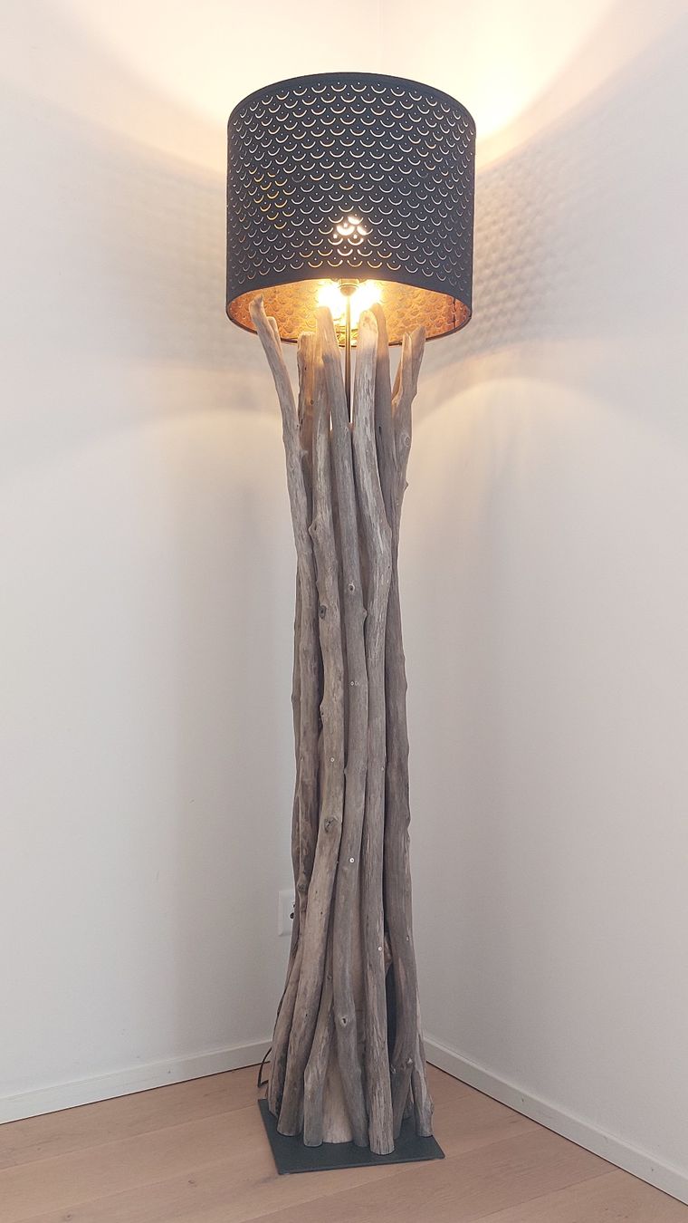 Lampen: Schwemmholz-Stehleuchte Driftwood Elegance – Neu und originalverpackt aus Egnach von Oldwoodstyle 3