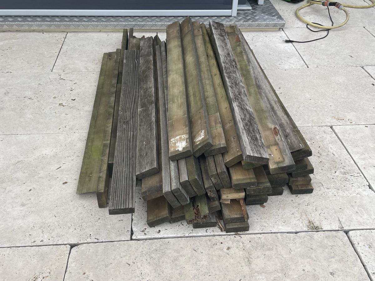 Articoli in legno: Restposten ausgebauter Imprägnierte Holzlatten – Usato da Oberdorf SO venduto da ric_sww8 1