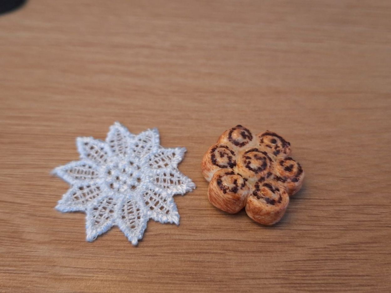 Case e mobili per bambole: Puppenhaus Rosenkuchen – Nuovo (secondo la descrizione) da Zürich venduto da HandmadeTinyFood 2