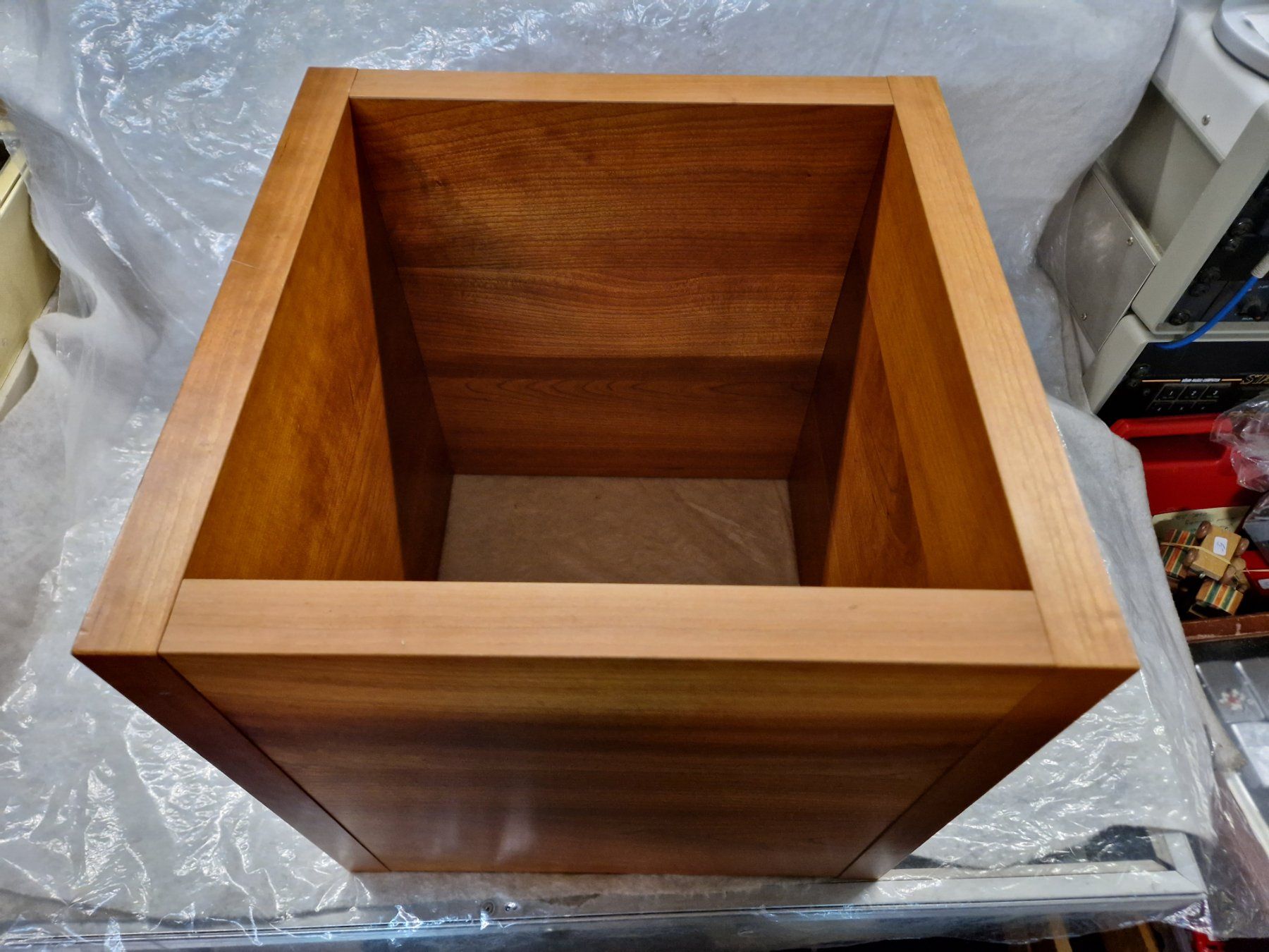 Comodini: Moderner Holzwürfel Holzquader Designklassiker – Usato da Wädenswil venduto da verebe 4
