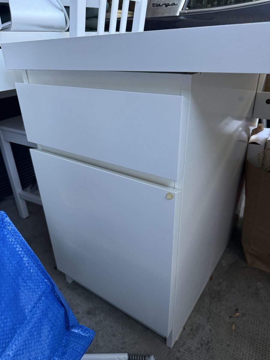 Scrivanie: Bureau MALM Ikea  – Usato da Champlan venduto da ass_kcw9 1