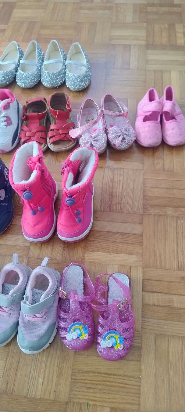 Scarpe per ragazze: Mädchen Kinderschuhe - Stiefel - Sandalen – Usato da Uster venduto da Silvasantoz 1