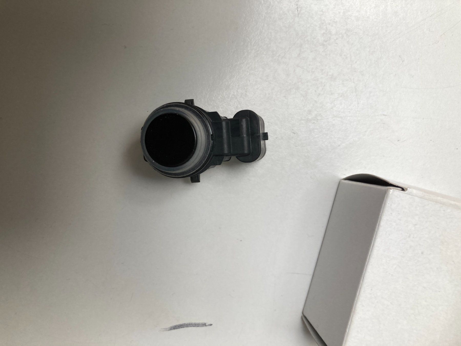 Jeep Tutti pezzi di ricambio auto: Jeep Renegade Parktronik Sensor 52101370 – Nuovo e nell'imballaggio originale da Cham venduto da WB2223 1