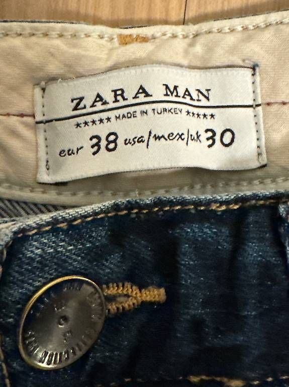 Zara Jeans: Zara Men Shorts – Usato da Zürich venduto da nik_tw2j 1