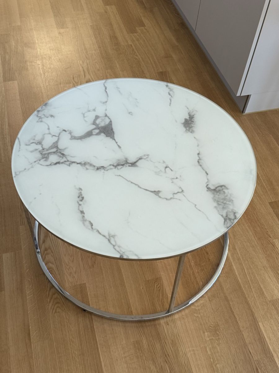Tische: Couchtisch Weiss/Silber – Gebraucht aus Kreuzlingen von rom_p6vs