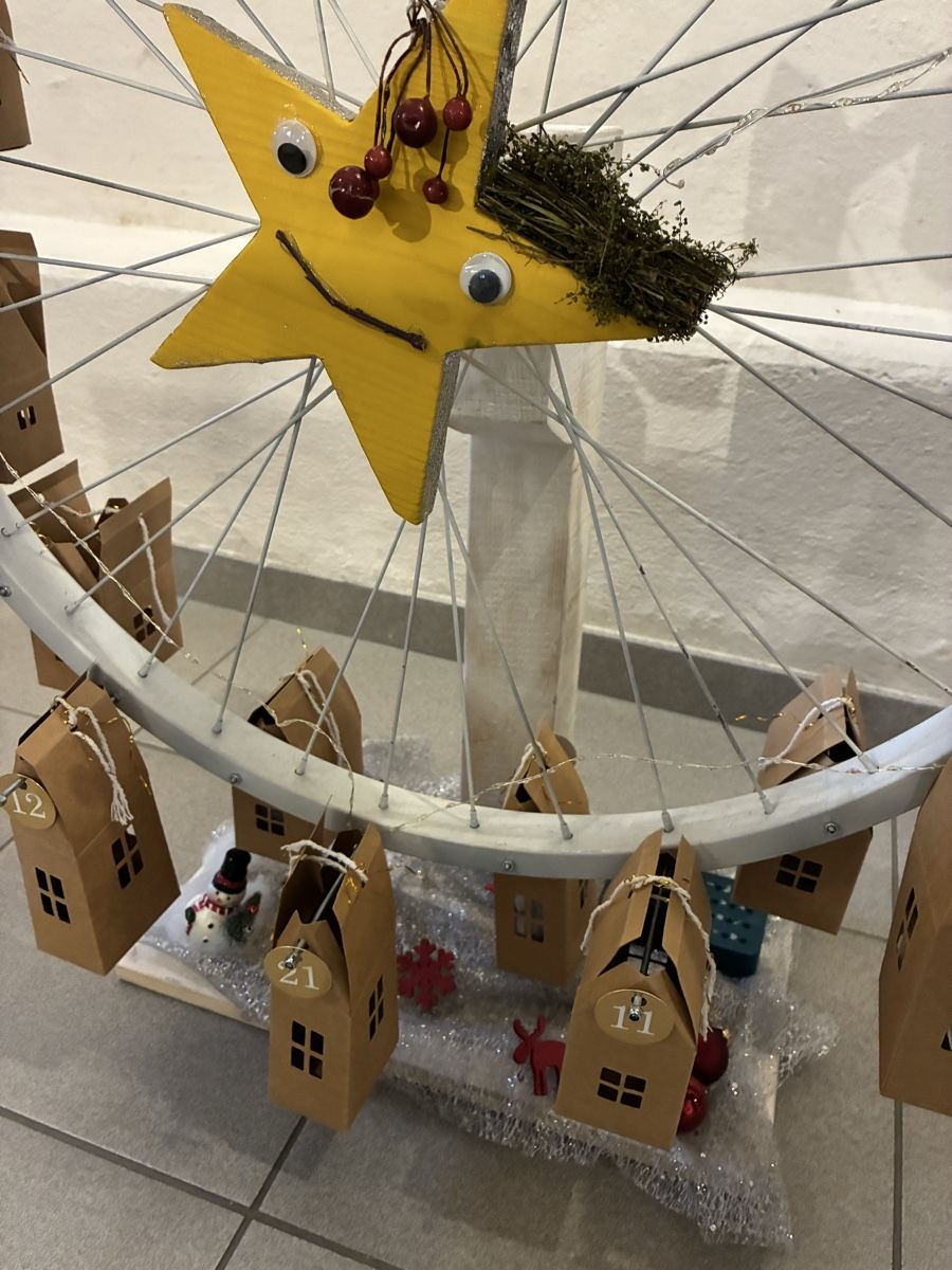 Calendari: Adventskalender  – Usato da Hünenberg See venduto da BoAr 1
