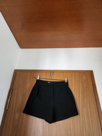 Short Maje noir taille 34 