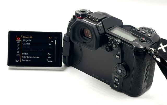 Panasonic Fotocamera: Panasonic Lumix DC - G 9 Body – Usato da Seewis Dorf venduto da Plebejus 7