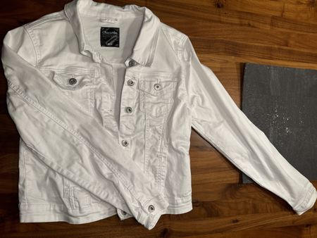 Weisse Jeansjacke aus dem Chicorée