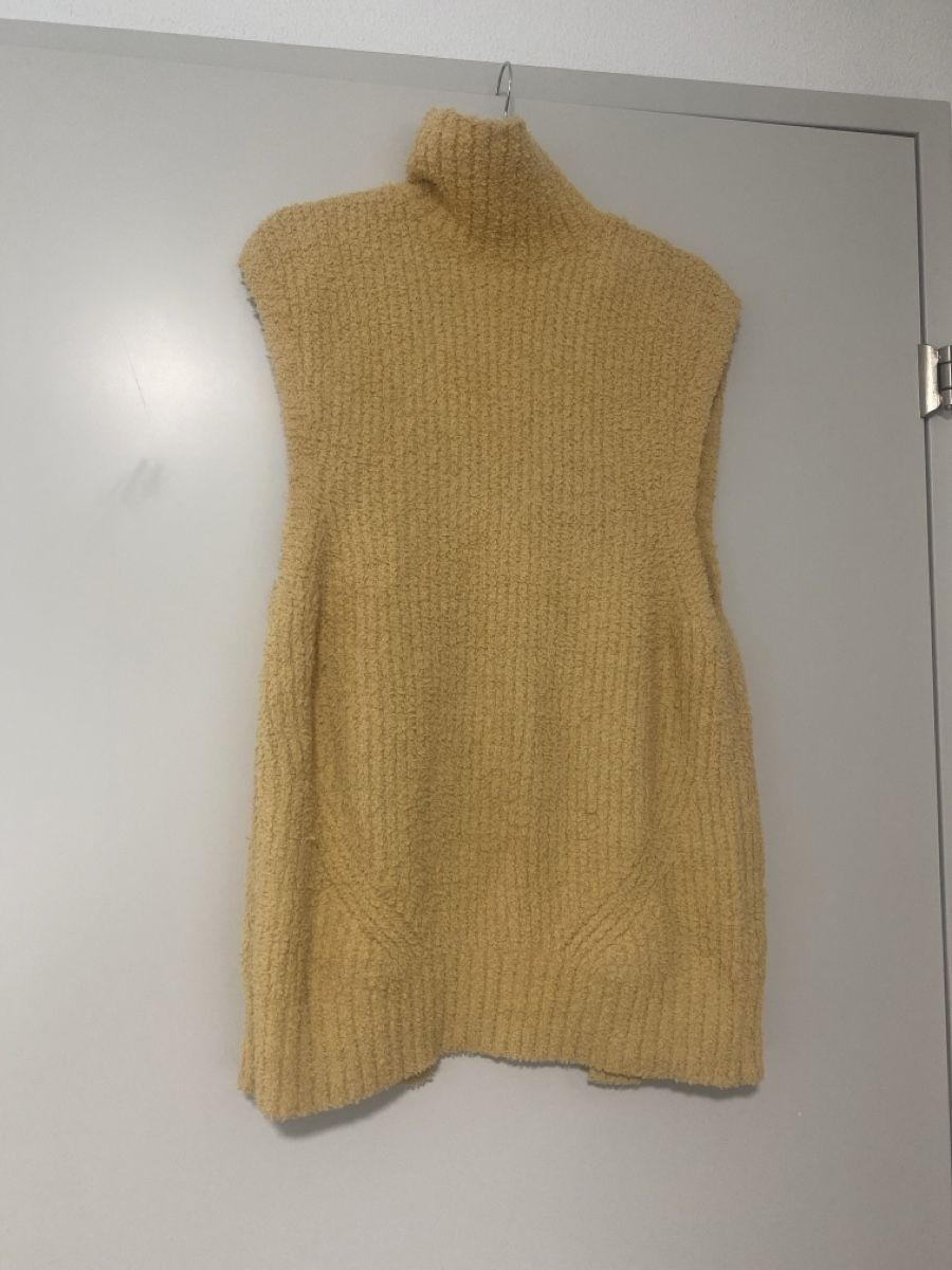 Zara Pullover & Sweatshirts: Sleeveless open back sweater from Zara – Gebraucht aus Zürich von ana_m6d2