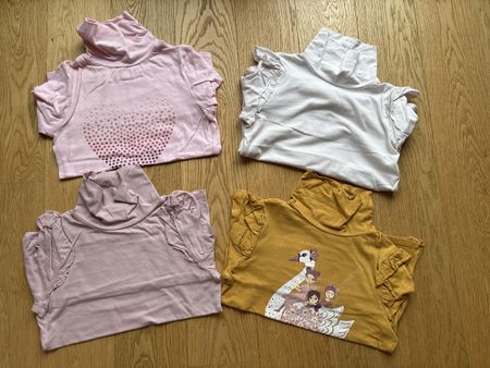 Lot de 4 hauts à col roulé fille, manches à volants!