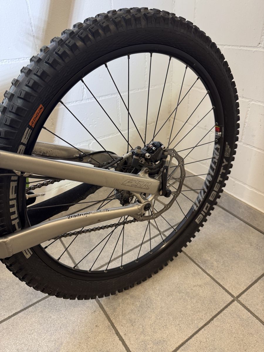 Specialized Velos: Specialized Enduro Expert gebrauchter Zustand – Gebraucht aus Boppelsen von klingel512 7