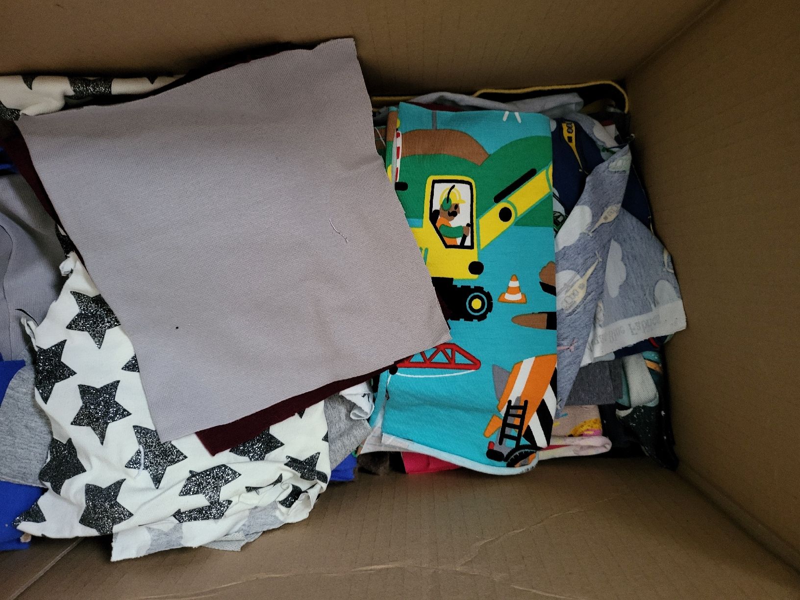 Tissus: Restenstoff fast alles Jersey 95% Baumwolle  – Neuf (Voir description) à Leimbach TG par allerlei010 1