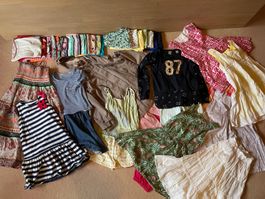 35-tlg.Sommer-Kleiderpaket für Mädchen in Grösse 122/128