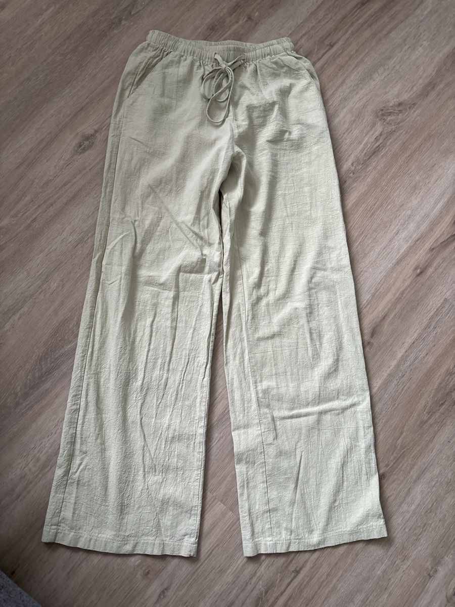 Shein Pantalons: Shein Pantalon léger taille XS  – Neuf (Voir description) à Delémont par Ma_LoU.01
