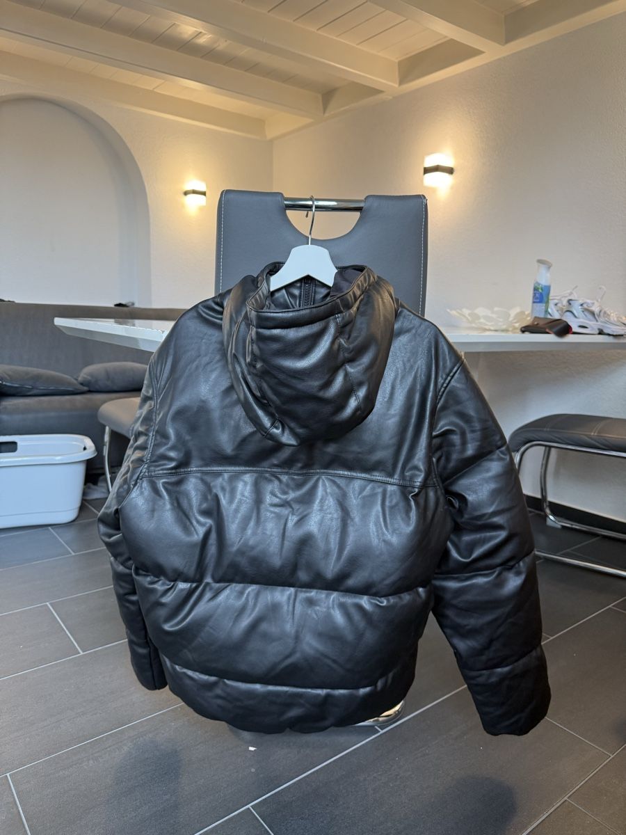 Zara Jacken: ZARA Leather Effect Puffer Jacket M Black – Neu (gemäss Beschreibung) aus Zürich von Seefeld62 1