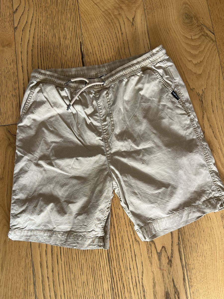 Quiksilver Pantaloni: Short Quiksilver homme S – Usato da Riaz venduto da bigbellyla