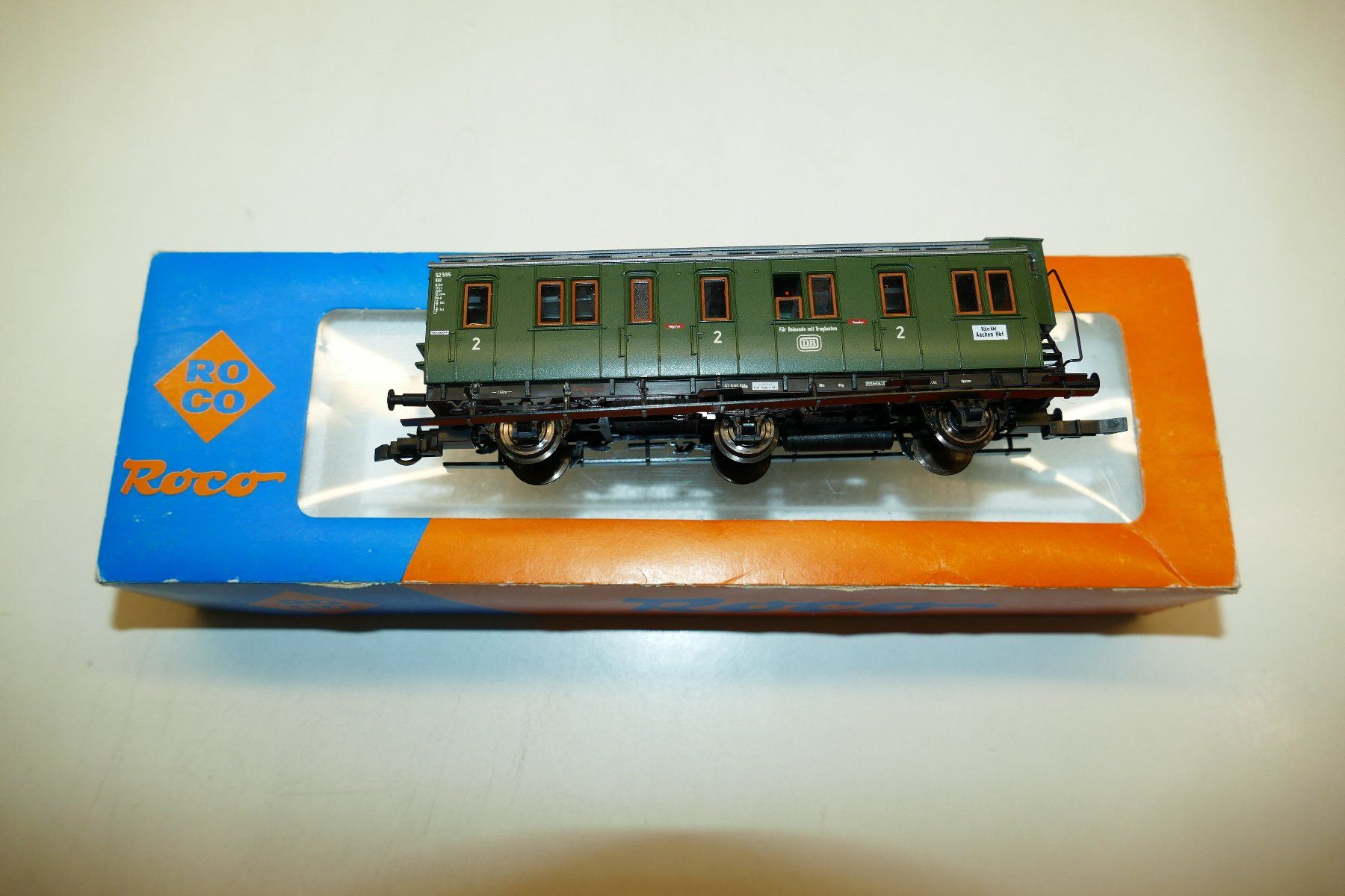 Roco Modelleisenbahnen: Roco H0: DB 2.Kl. Abteilwagen 3-achsig – Gebraucht aus Niederhasli von rail-duerst