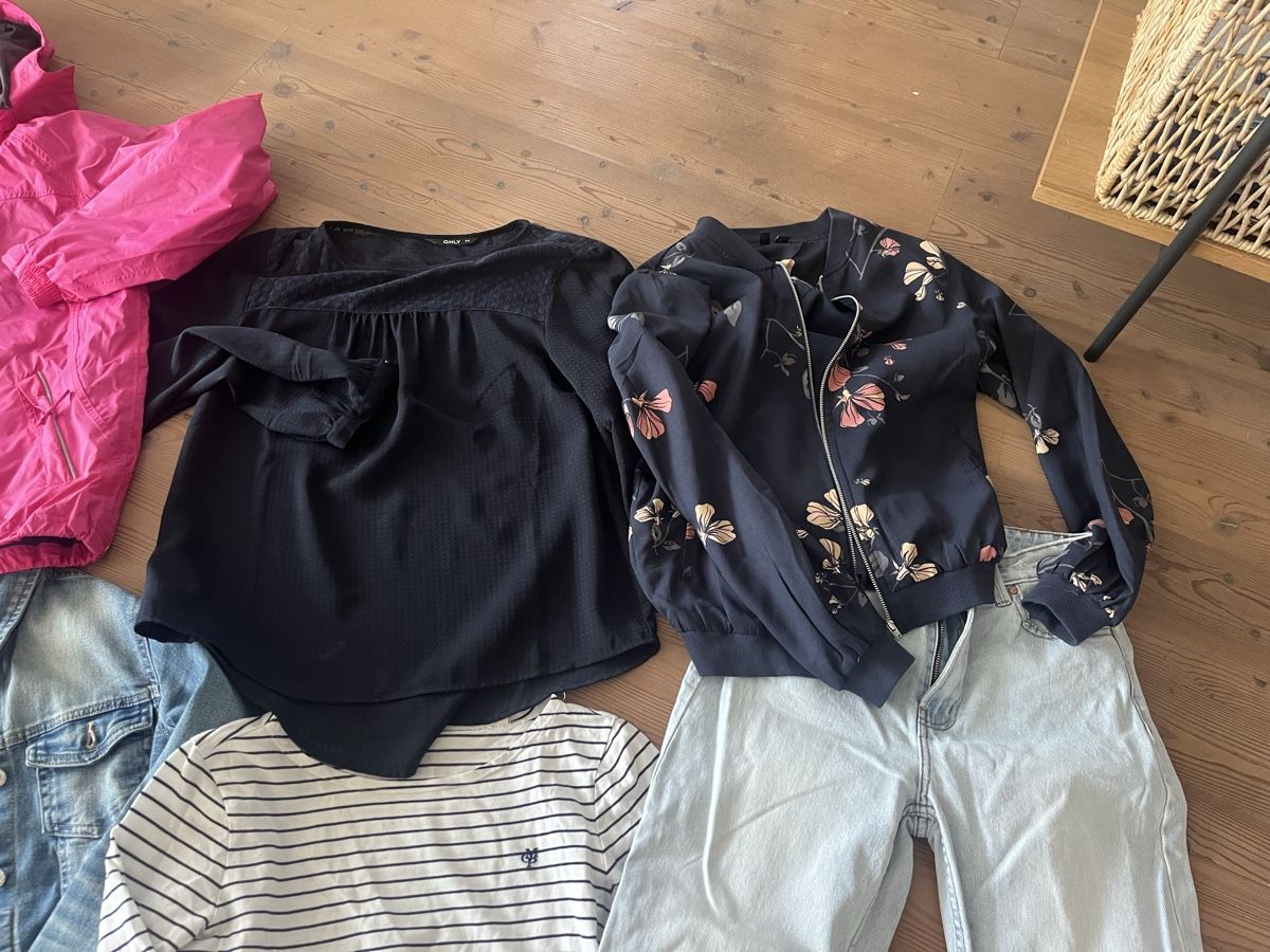 Lotti di vestiti: Tolles Kleiderset XS/S – Usato da Wichtrach venduto da Katlile 4