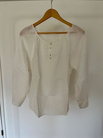 Elegante Bluse aus Korea – Weiss, leichte Qualität, zeitlos