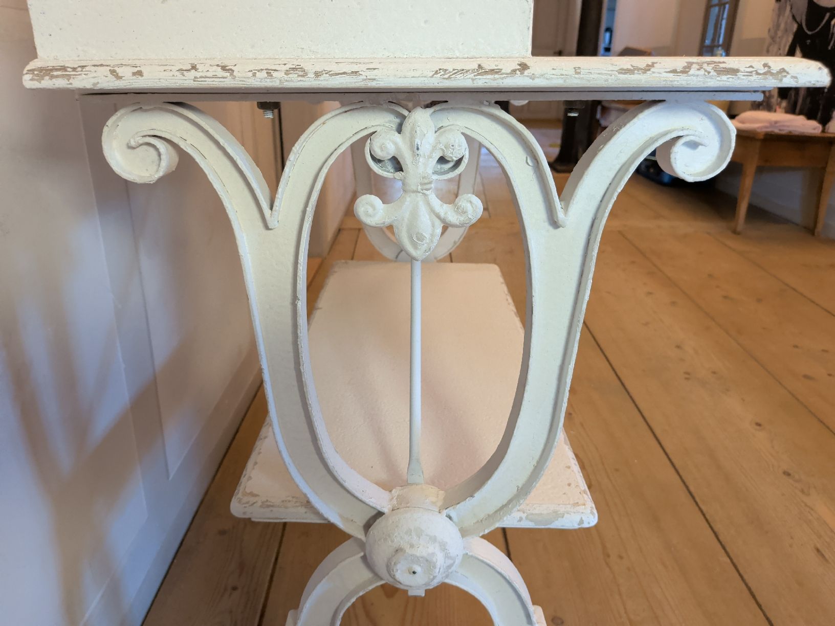 Tische: Shabby Chic Pflanztisch für drinnen oder draussen  – Gebraucht aus Dietfurt von Subforce1853 4
