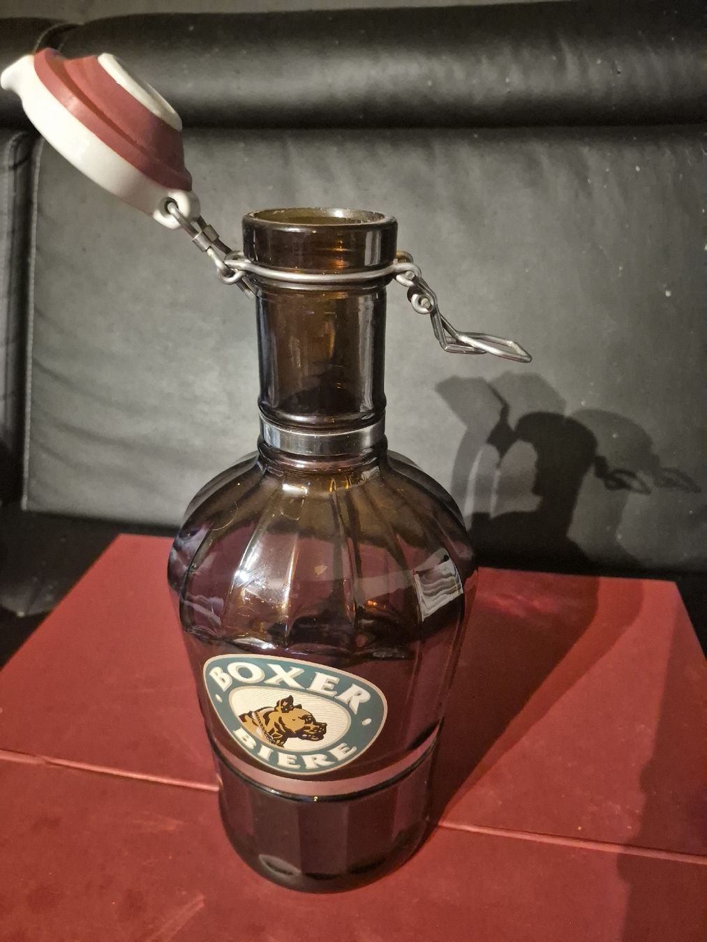 Gläser, Krüge & Flaschen: Bouteille 2l de bière Boxer rare - Objet de collectionneur – Gebraucht aus Penthalaz von yve_wsq8 6