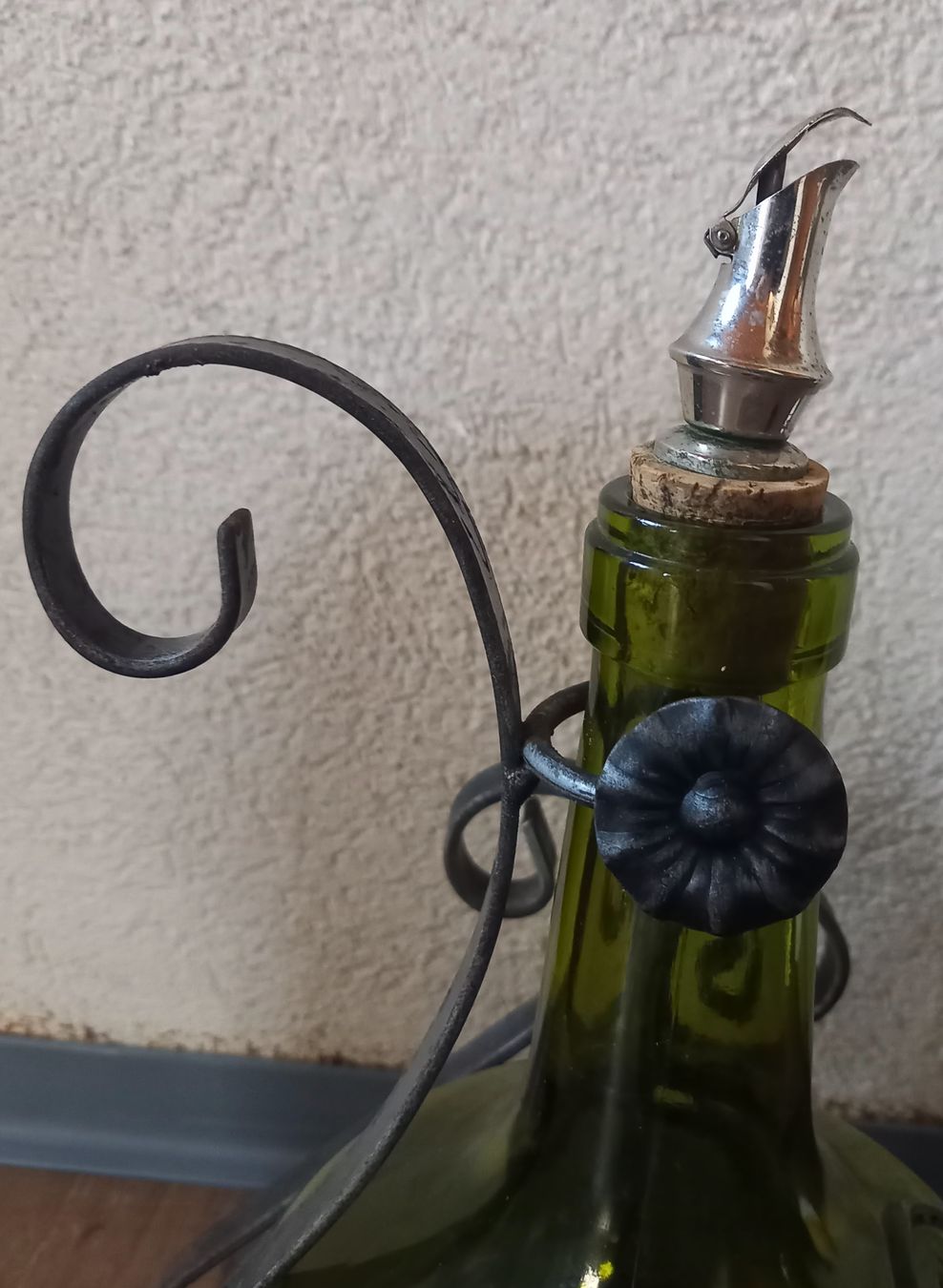 Portabottiglie: Schmiedeisen-Gestell mit Schnapsflasche; 3lt – Usato da Marbach LU venduto da Ilrebo 4
