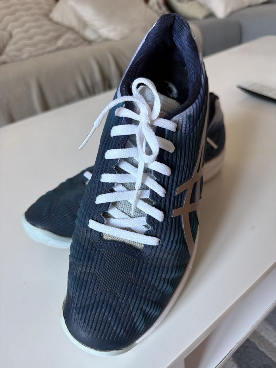 Asics Scarpe da uomo: Asics gr. 40.5 – Usato da Bern venduto da Lili1007