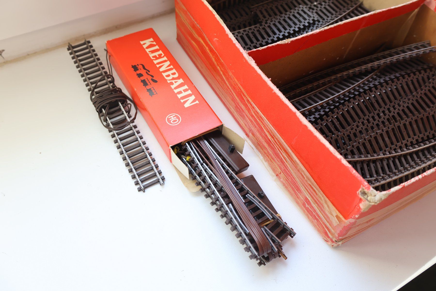 Kleinbahn Modellini di ferrovie: Kleinbahn ca. 80 x Weichen & Schienen H0 DC - Set – Usato da Winterthur venduto da Monstera 3