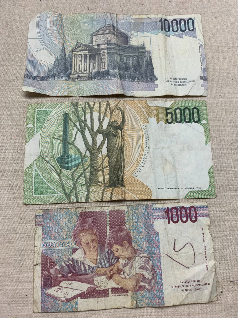 Banconote: Italia - 3  banconote – Usato da Sorengo venduto da 74in 1